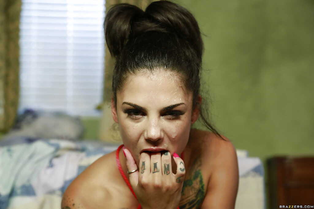 Bonnie Rotten's Blowjob Special with Brunette Teen and Big Tits! - Bonnie Rotten