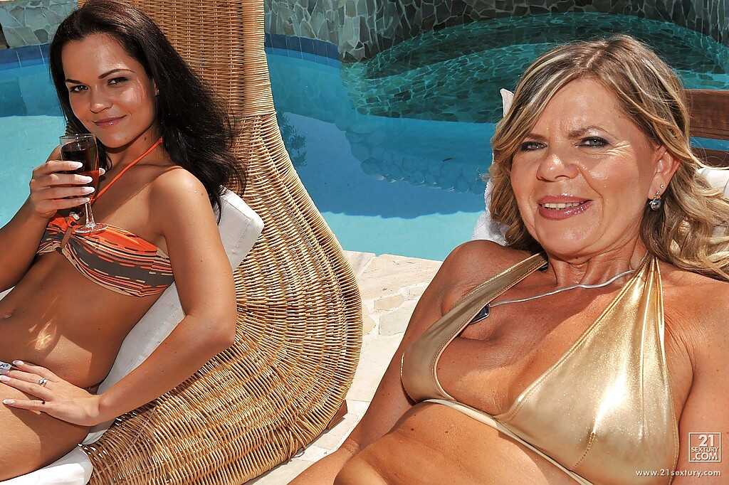 Mature Lesbians Bikini Beach Orgy: Samantha and Sandra Rodriguez Lick Each Other's Wet Cunts in Public - Samantha, Sa...