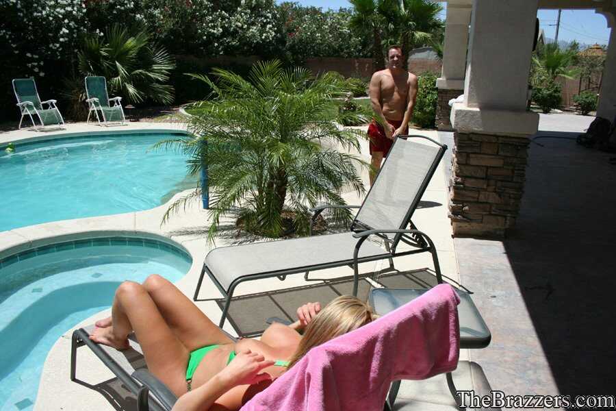 Gorgeous MILF in bikini Kelli Tyler got her juicy hole poundedMature Milf Pounding In BikiniMature milf takes a deep dicki...