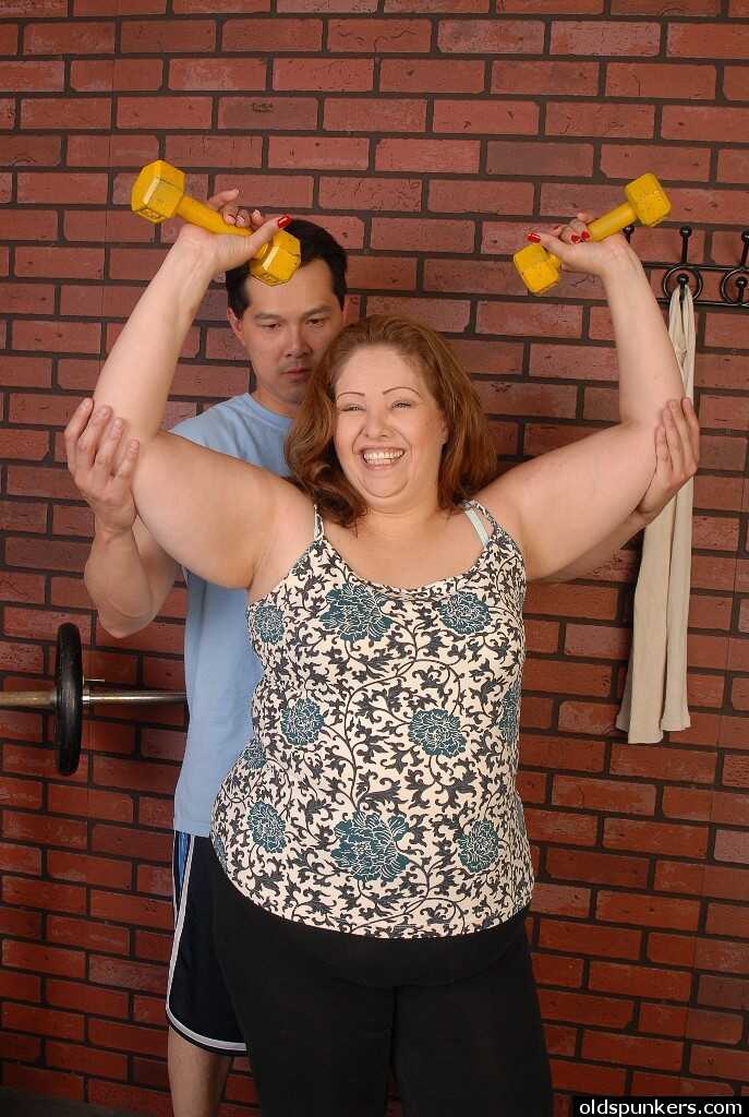 Granny Cyn's Big Appetite: How She Swaps Yoga for Blowjobs and Licks Every Inch of Her Young Lover's Dick - Cyn