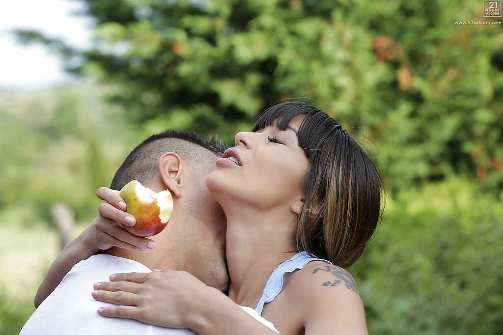 Mona Kim Gives the Performance of Her Life in this Hot CFNM Outdoor Blowjob Scene - Mona Kim