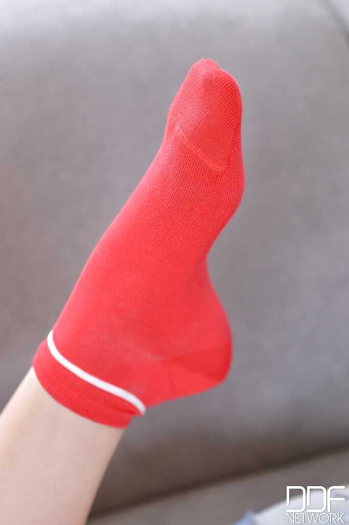 Leggy Solo Girl Ariana Brown's Sock and Glasses Removal Before Her Throbbing Masturbation Session in Hot Ass-Shorts -...