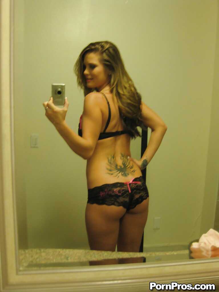 Busty girlfriend Megan Fenox's homemade nude photos expose her big tits and spread legs for the camera! - Megan Fenox