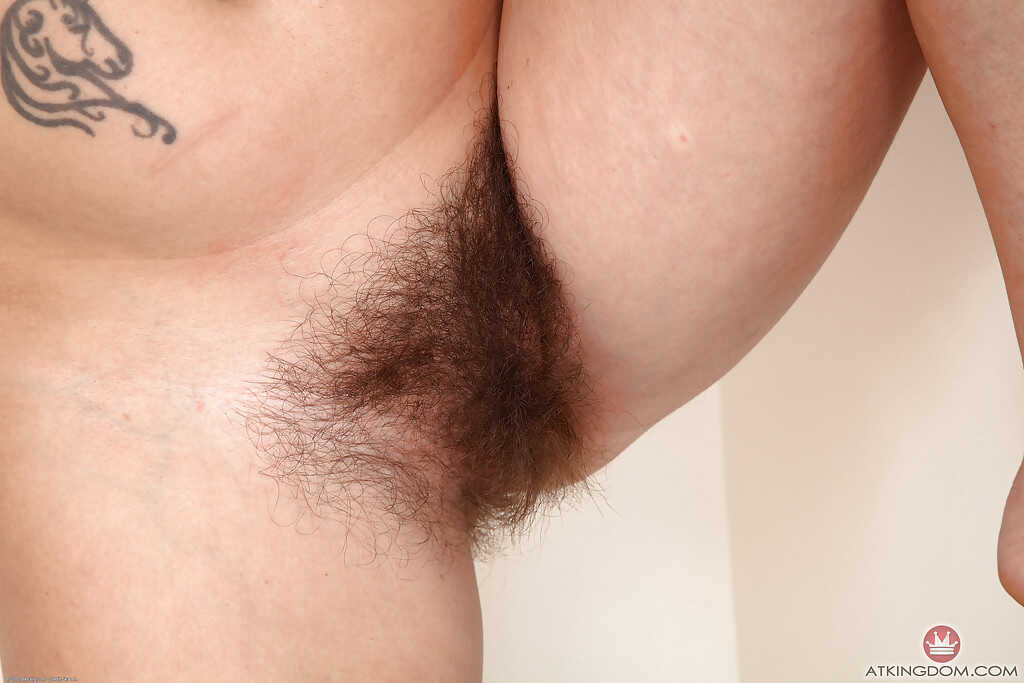Chubby Blonde Mom Elle MacQueen Tugs on Her Pubic Hairs to Expose Her Juicy, Hairy Pink Pussy! - Elle MacQueen
