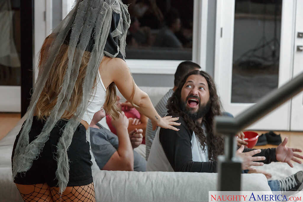 Dirty Trailer Trash Nicole Aniston Cums on Your Facing with Her Ripped Stockings! - Nicole Aniston