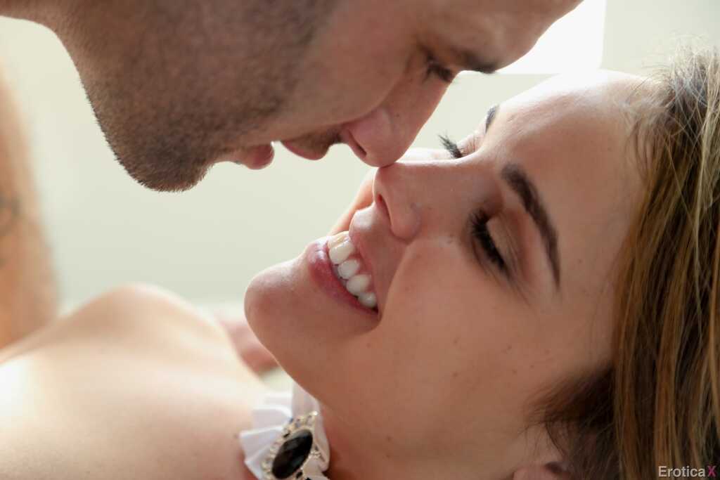 Dillion Harper's Naughty French Maid Adventure: A Sultry Uniform Fetish and a Steamy Cumshot! - Dillion Harper