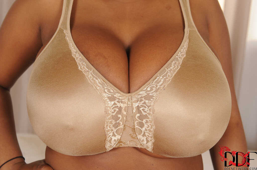 Fatty ebony Maserati amazing nudity moments with foot fetish posing and thick black big tits. - Maserati
