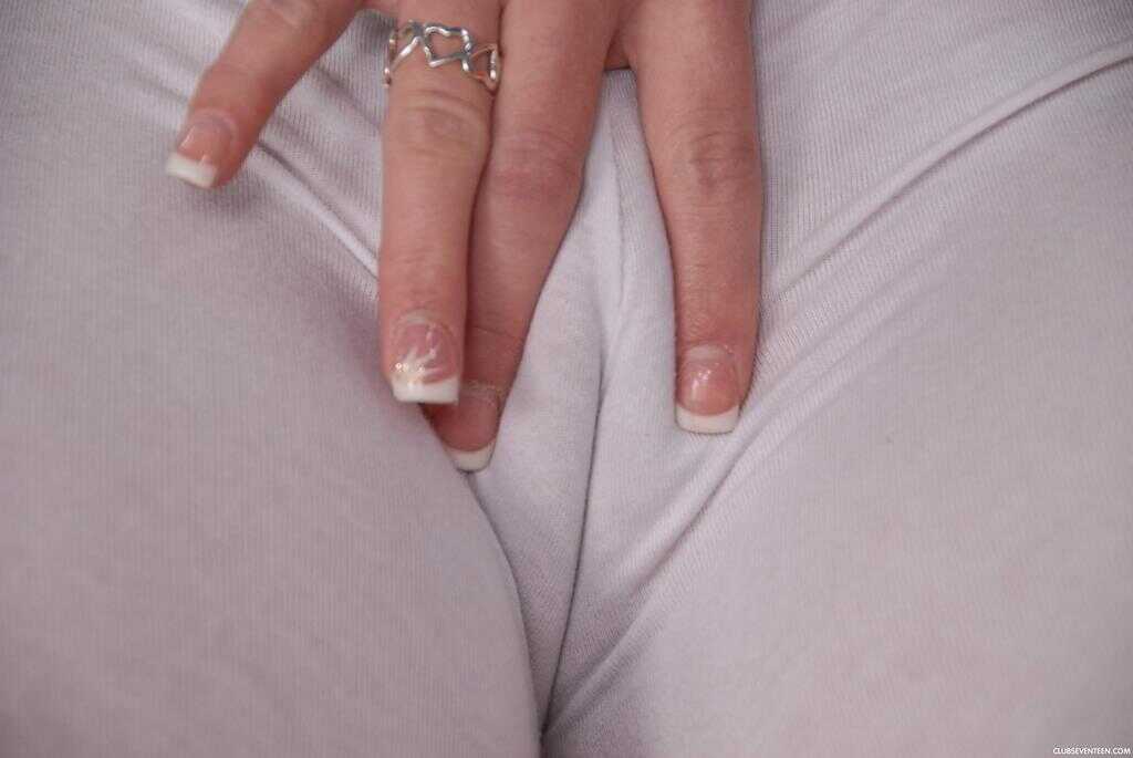 Kylee Reese gets finger fucked in her pierced pussy while wearing tight leggings! - Kylee Reese