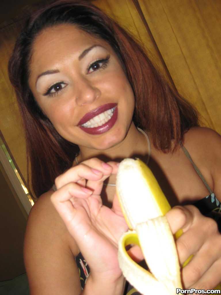 Ex-girlfriend Hellen Cielo's Juicy Melons Explode with Sexual Tension as She Peels Fruit in the Kitchen - Hellen Cielo