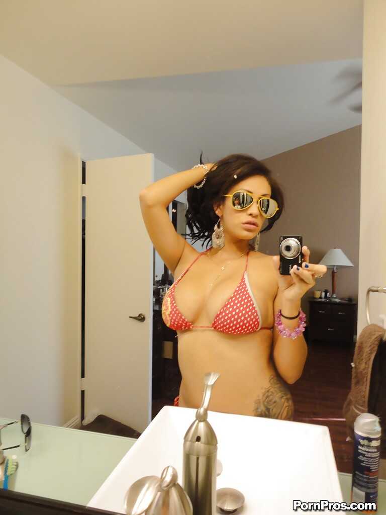 Jamie Valentine's Naked Solo on Her Cam with Big Tits and a Mirror Selfie!