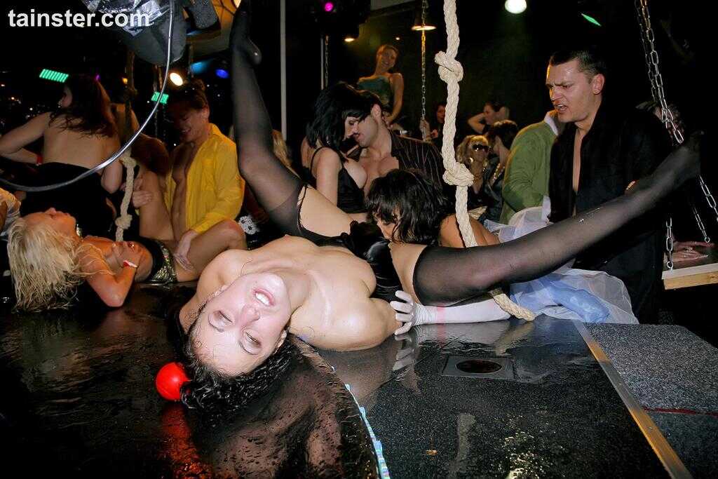 Busty bombshells rock the night club with an evening of intense group sex fucking [Cover Image]Clubbing females rock the n...