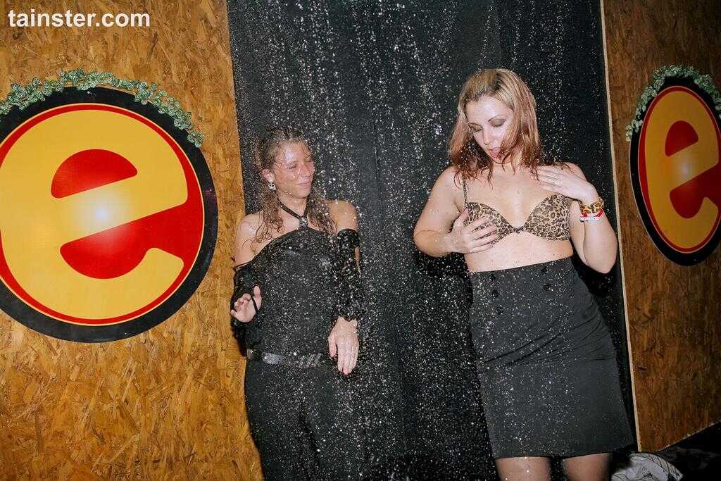 Busty bombshells rock the night club with an evening of intense group sex fucking [Cover Image]Clubbing females rock the n...