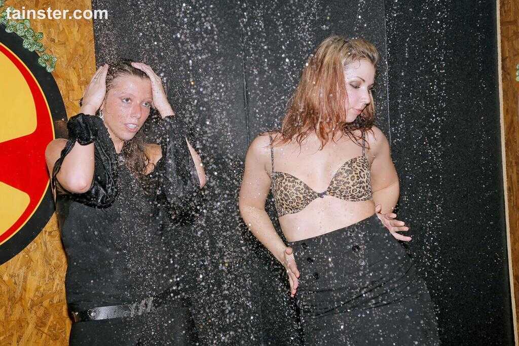 Busty bombshells rock the night club with an evening of intense group sex fucking [Cover Image]Clubbing females rock the n...
