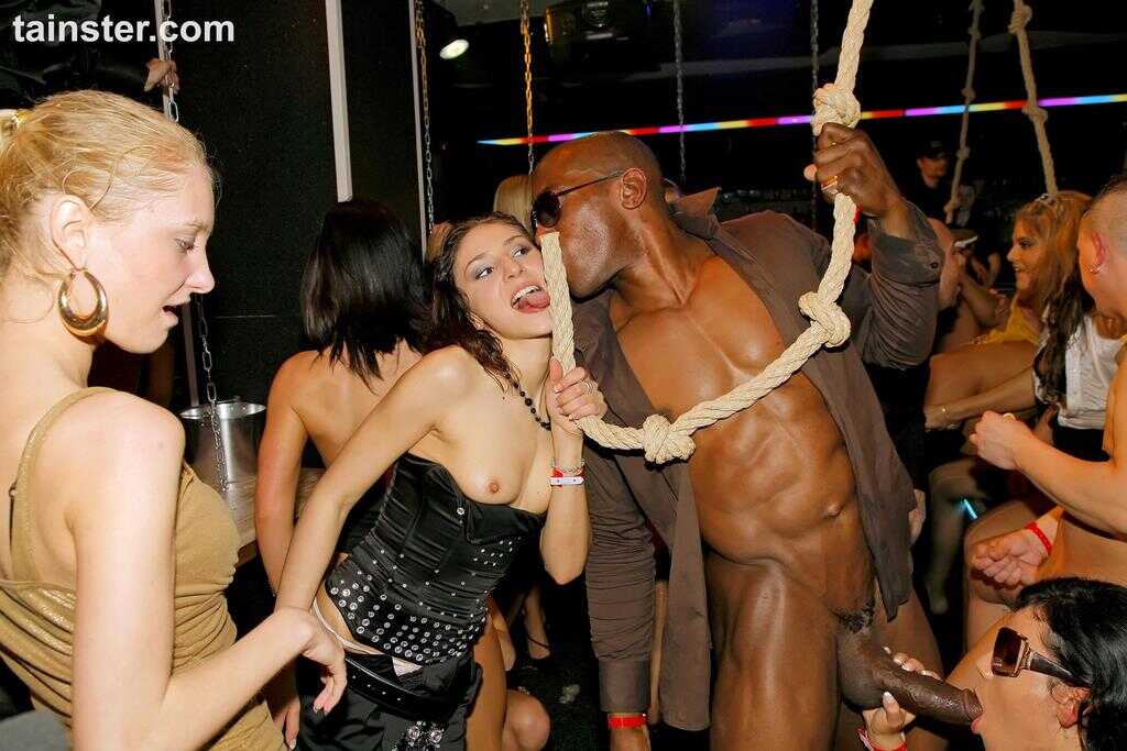 Busty bombshells rock the night club with an evening of intense group sex fucking [Cover Image]Clubbing females rock the n...