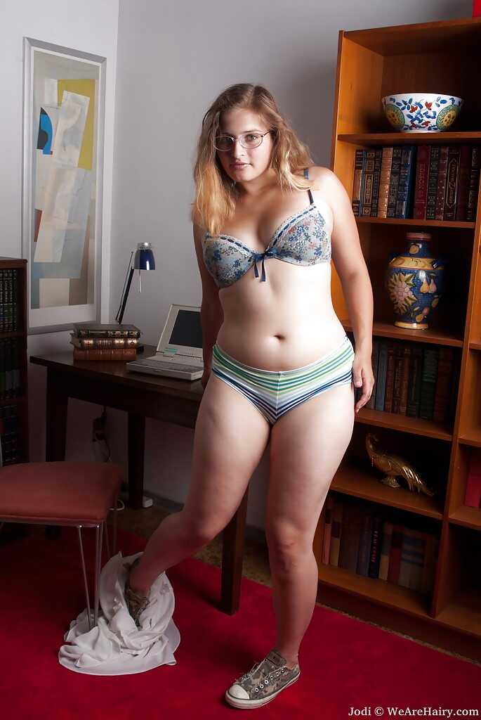 Fatty teen babe in glasses spreading her legs for Jodi the chubby nerd. - Jodi