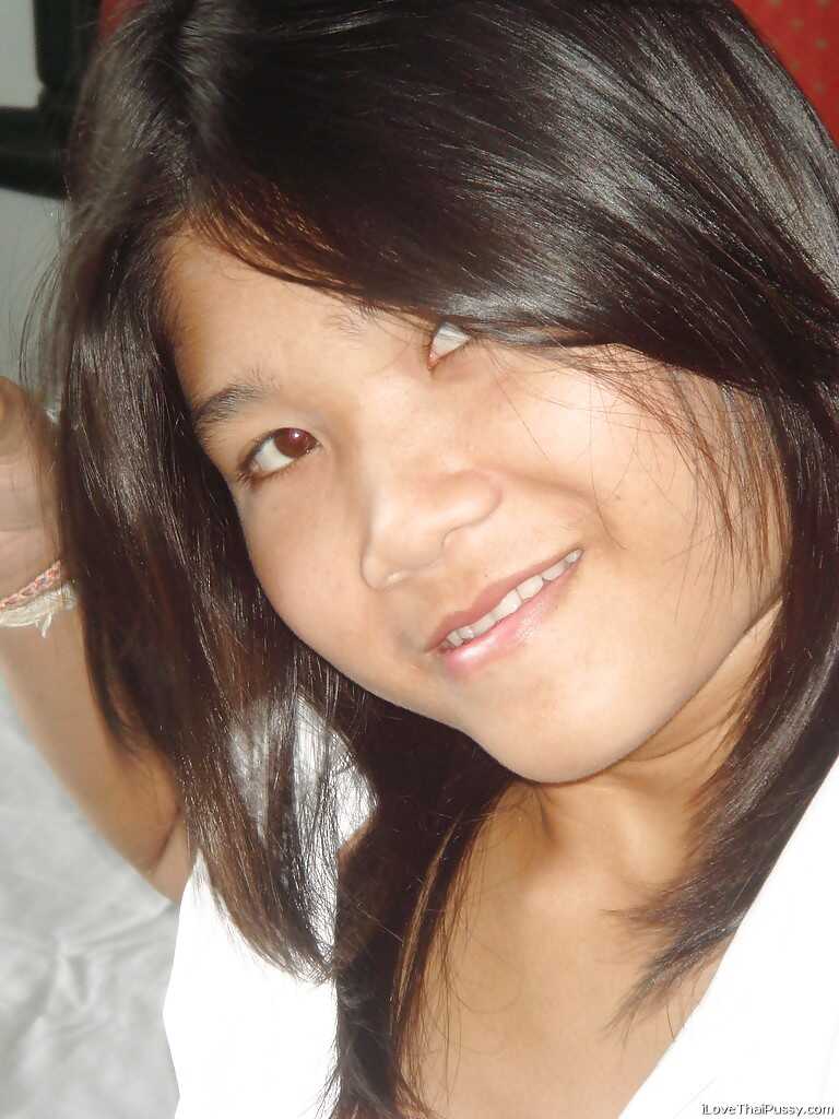 Thai Tiny Tits Fanny: Filthy Apple Exposure - Apple