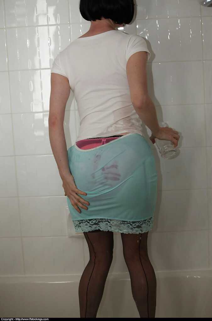 Naughty Julia's Filthy Showers: A Mature Woman with Glasses Gets Wet and Naked in the Shower! - Naughty Julia