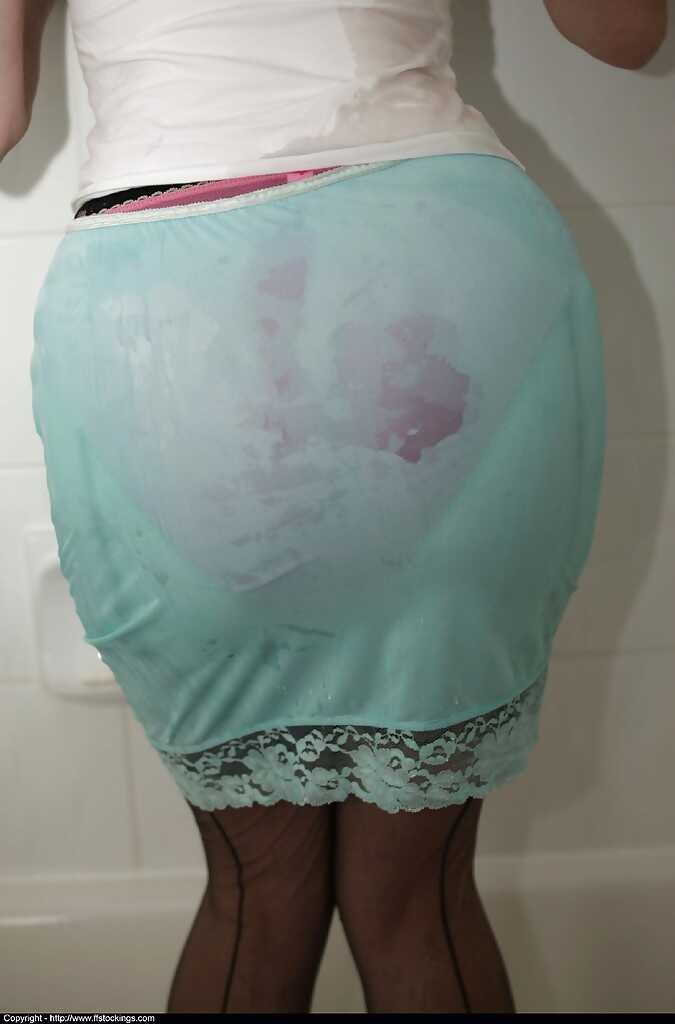 Naughty Julia's Filthy Showers: A Mature Woman with Glasses Gets Wet and Naked in the Shower! - Naughty Julia