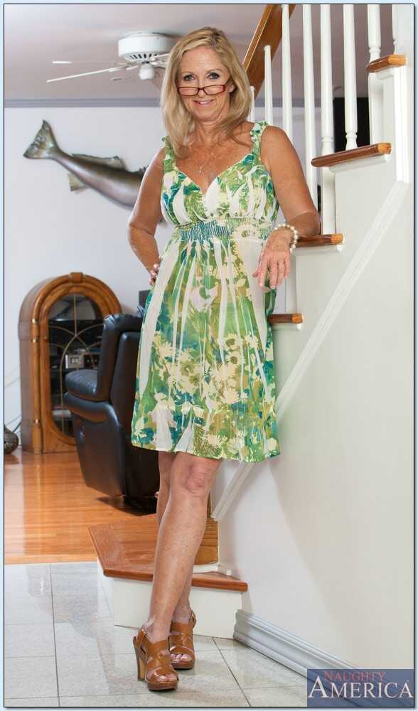 Wrinkled yet sexy and flexy granny Annabelle Brady stripping her shaved pussy for you a GILF fantasy come true! - Annabell...