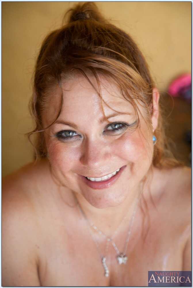 MILF's Mega Meat Stick gets deep dicked by a massive tool! - Samantha 38G