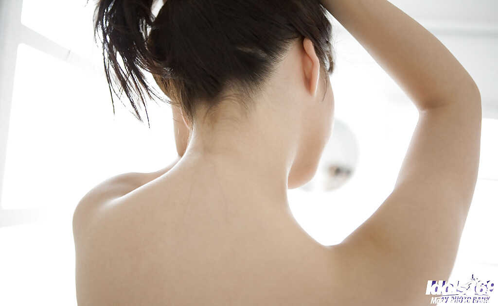 Asian Seductress Mai Nadasaka: Soaking up the Sensuality of Her Own Body - Mai Nadasaka