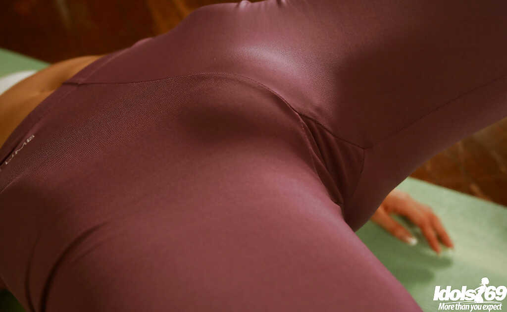 Sporty Sugayama Karen Strips Away Her Sensuous Flexy Body in Asian Fitness Footwear - Sugayama Karen