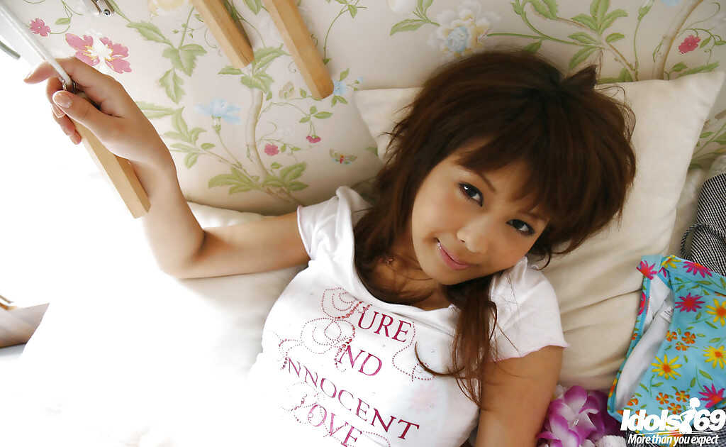 Sakurako's Ravishing Curves and Sexy Legs Exposed in a Steamy Photoshoot - Sakurako