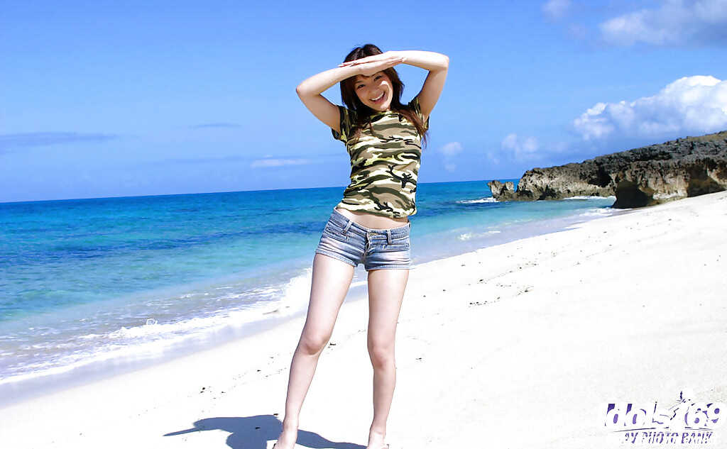 Japanese Yua Aida unveils her hot body on the beach and reveals her hairy pussy for your pleasure! - Yua Aida