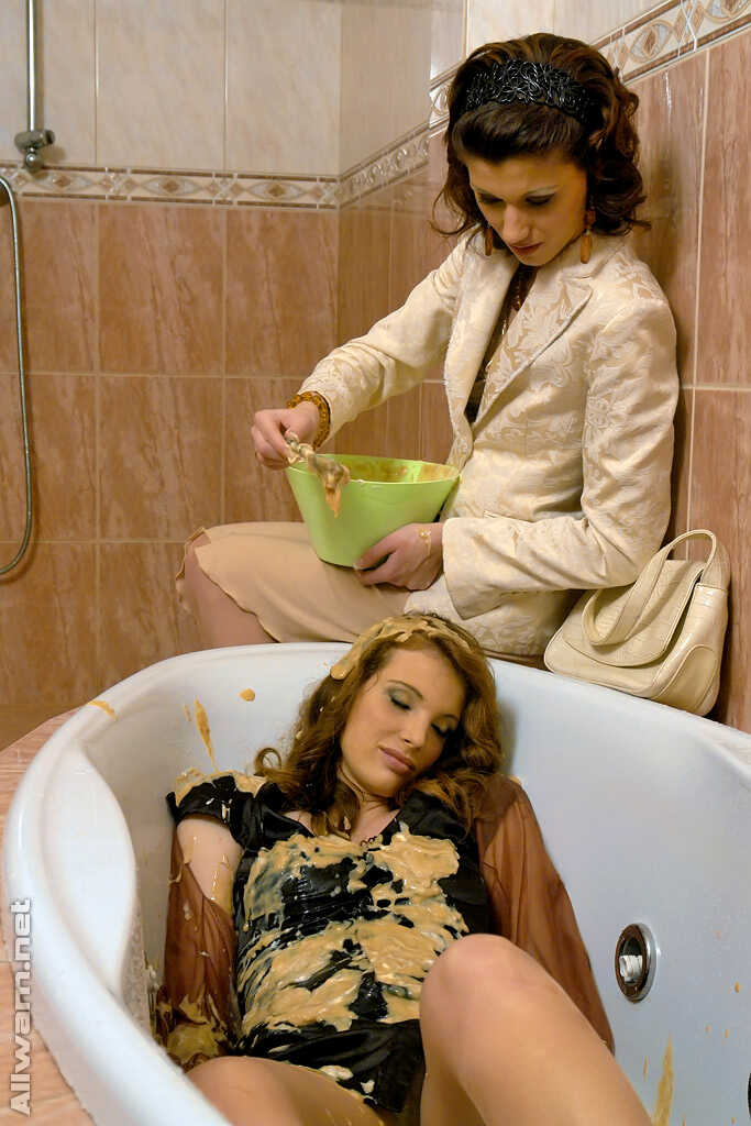 Luscious Lellou Takes on Messy Foodplay with Amanda Vamp and Barbara Sweet in the Steamy Bathroom! - Amanda Vamp, Barbara ...