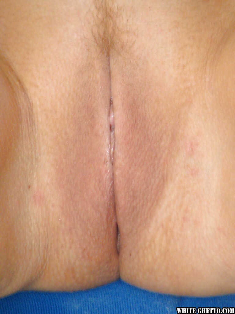 Natasha's Filthy Tease: Mature Lady Exposing Her Twat in the Great Outdoors - Natasha Skinski