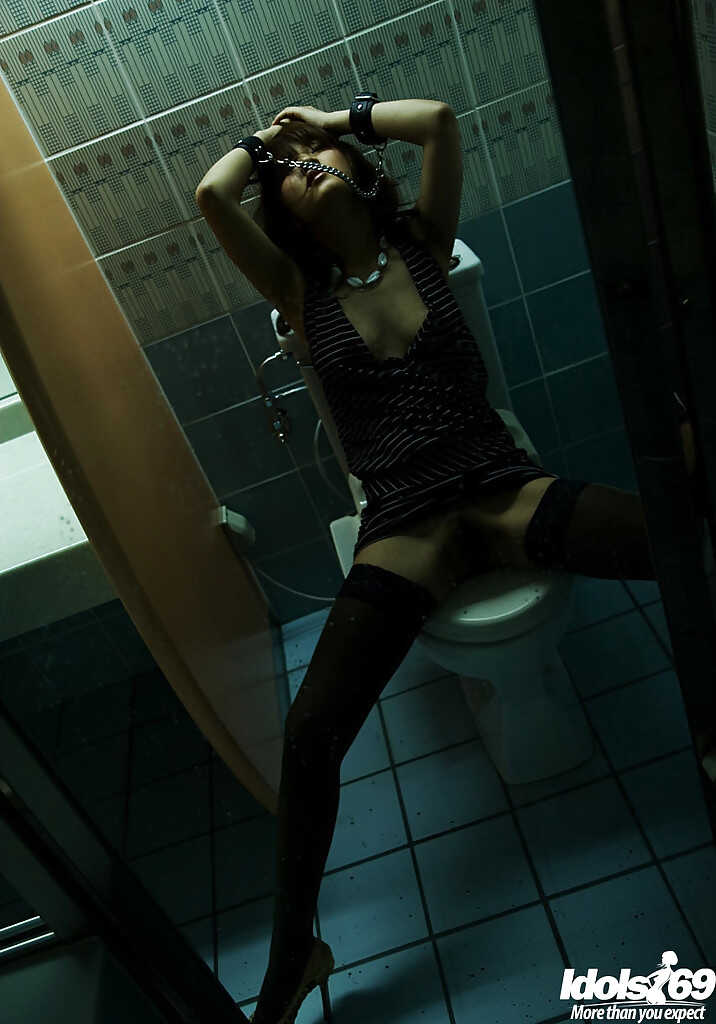 Pretty Asian Teen in Stockings Mari Misaki Exotic Nights with the Oriental Siren - Mari Misaki