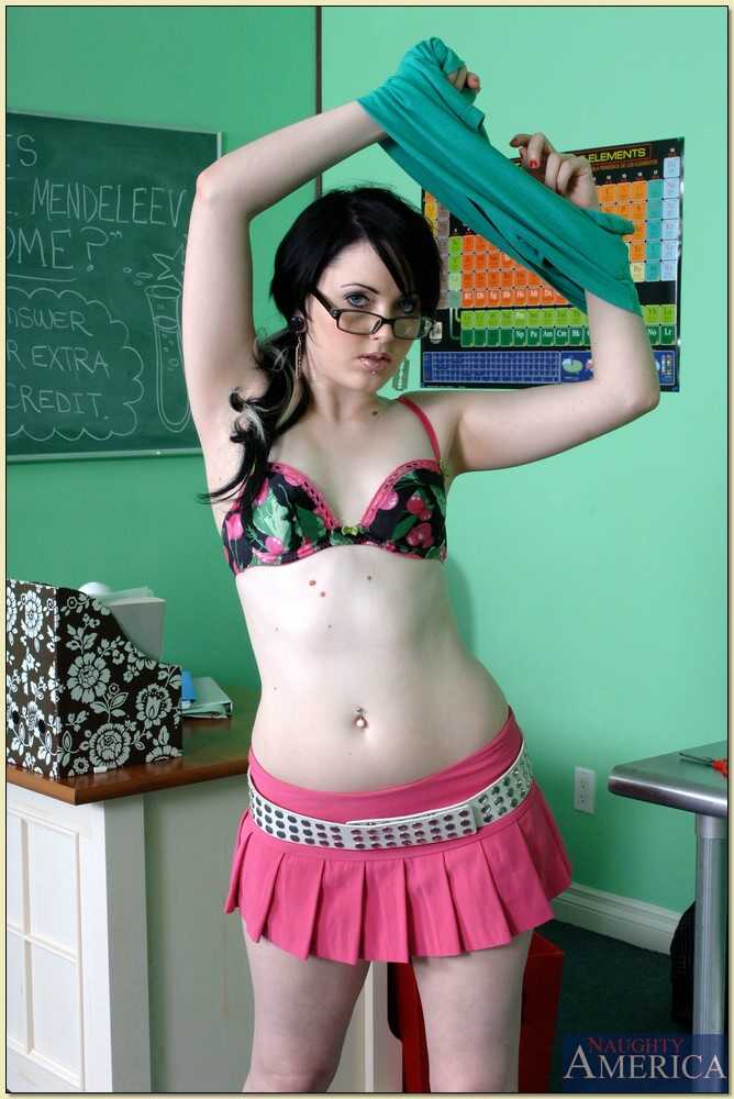 Reagan Maddux's Glasses-Wetting Masturbation Nerd Fantasy - Reagan Maddux