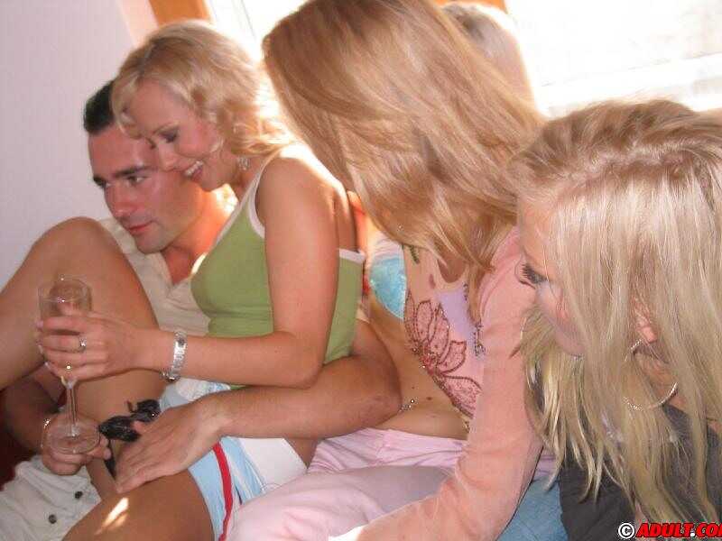 Promiscuous Lassies Enjoy a Dirty Groupsex Party with Horny Lads and the Promiscuous Ladies are Sucking Dick Nice Tits - C...