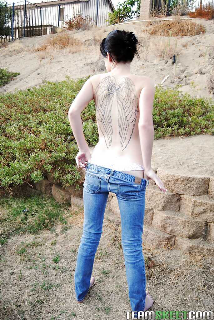 Outdoor Daisy: Amateur Teen Liberates Her Tight Jeans Ass  Jeans Daisy: Amateur Teenager Cums Outside in Tight Jeans  Daisy Cumshot: Amateur Teenage Liberated Tight Jeans Ass 