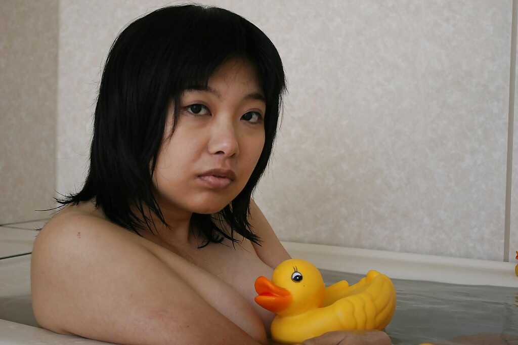 Chubby asian MILF with bushy cooter Toshiko Shiraki taking bath - Toshiko Shiraki