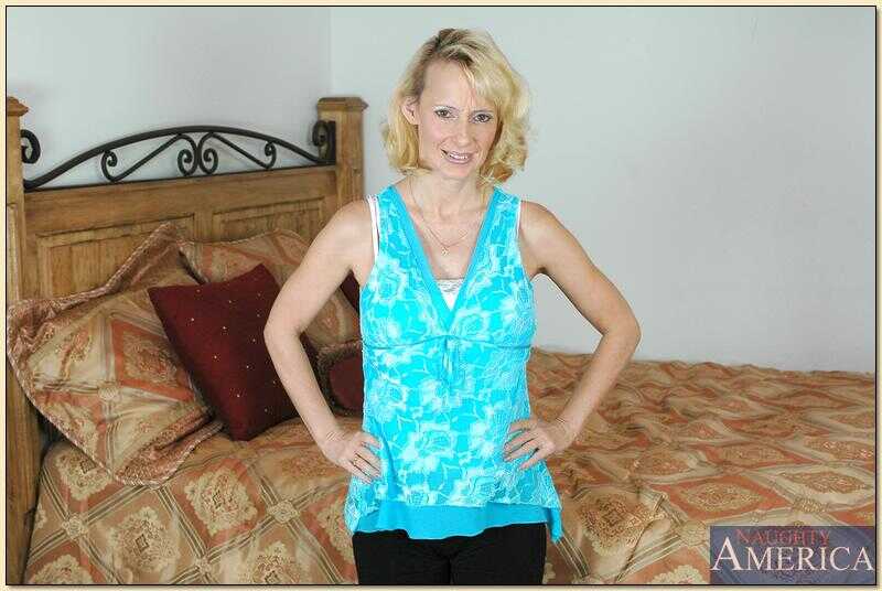 Busty MILF Erika Lockett Strips Her Huge Round Boobs and Spreads Her Juicy Mature Pussy for You! - Erika Lockett
