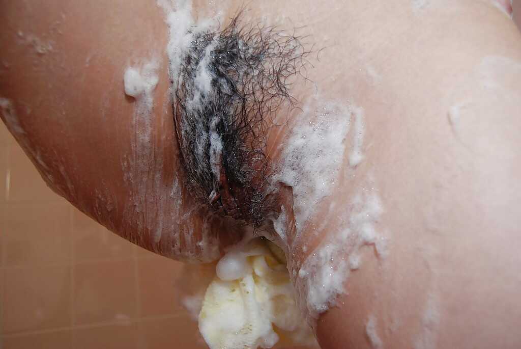 Japanese Miyuki Itou's hairy wet cunt revealed in the shower