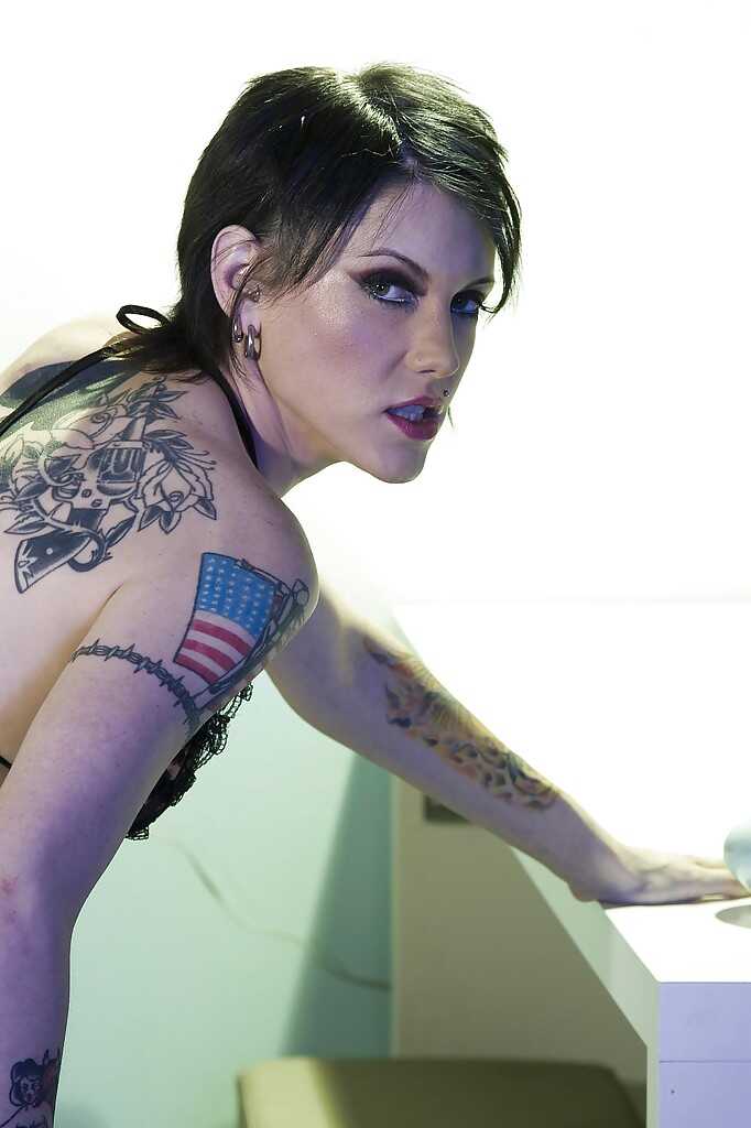 Tatted MILF Cadence St John Shows Off Her Fleshy Curves and Gets Wet Between the Thighs - Cadence st john