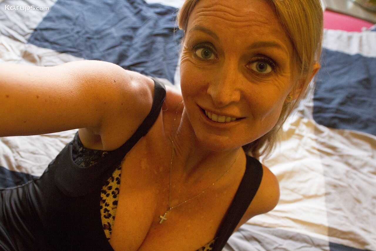 Amateur mature Gia Bawerk reveals her perfect breasts and poses nude a Czech MILF's flawless body on display! - Gia B...