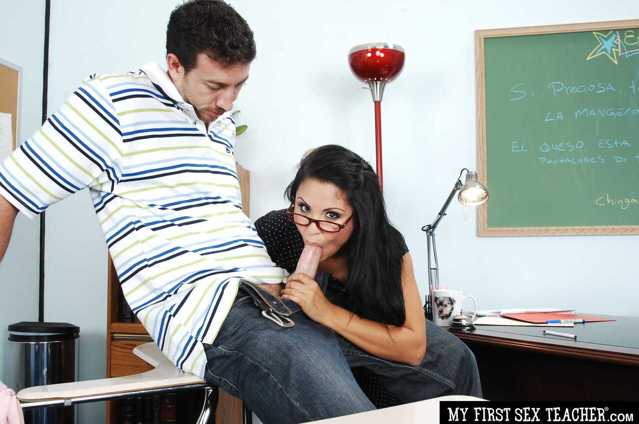 Big Titted Nerdy Teacher Sophia Lomeli Gets Double Penetrated By Her Students