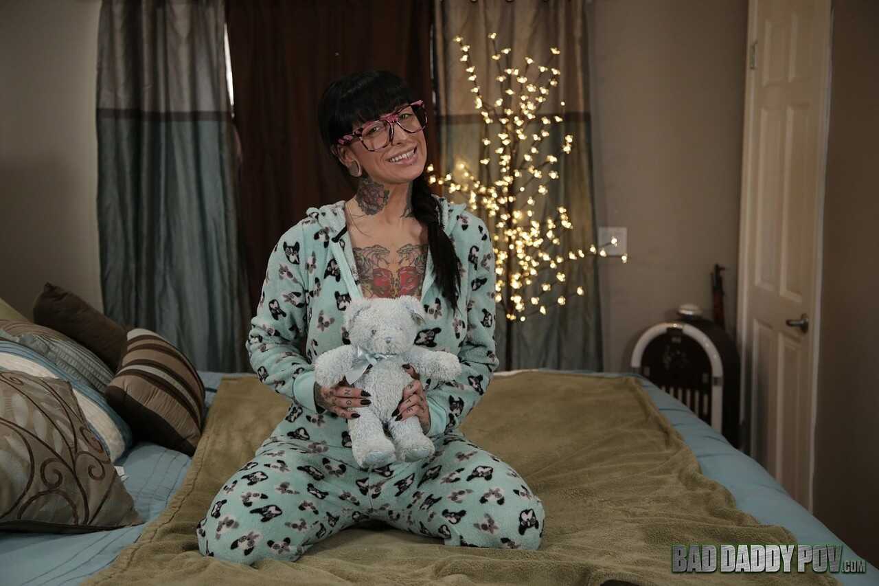 Tatted Jessie Lee Exposes Her Juicy Natural Breasts on a Bed of Roses - Jessie Lee