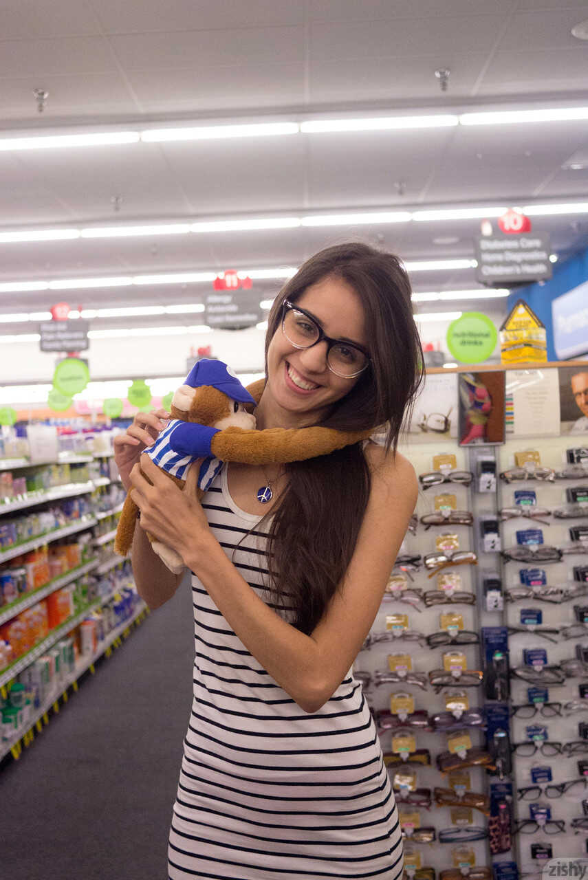 Tall teen Inez Saldero flashes her sexy pink panties in public, driving nerdy teens wild with desire! - Inez Saldero
