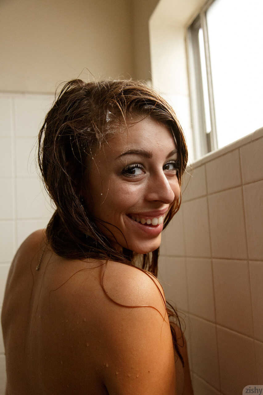 Gracie Thibble's Hard Breast Massage in the Shower Amateur Shower, Teen Boobs, Big Natural Tits Teen - Gracie Thibble