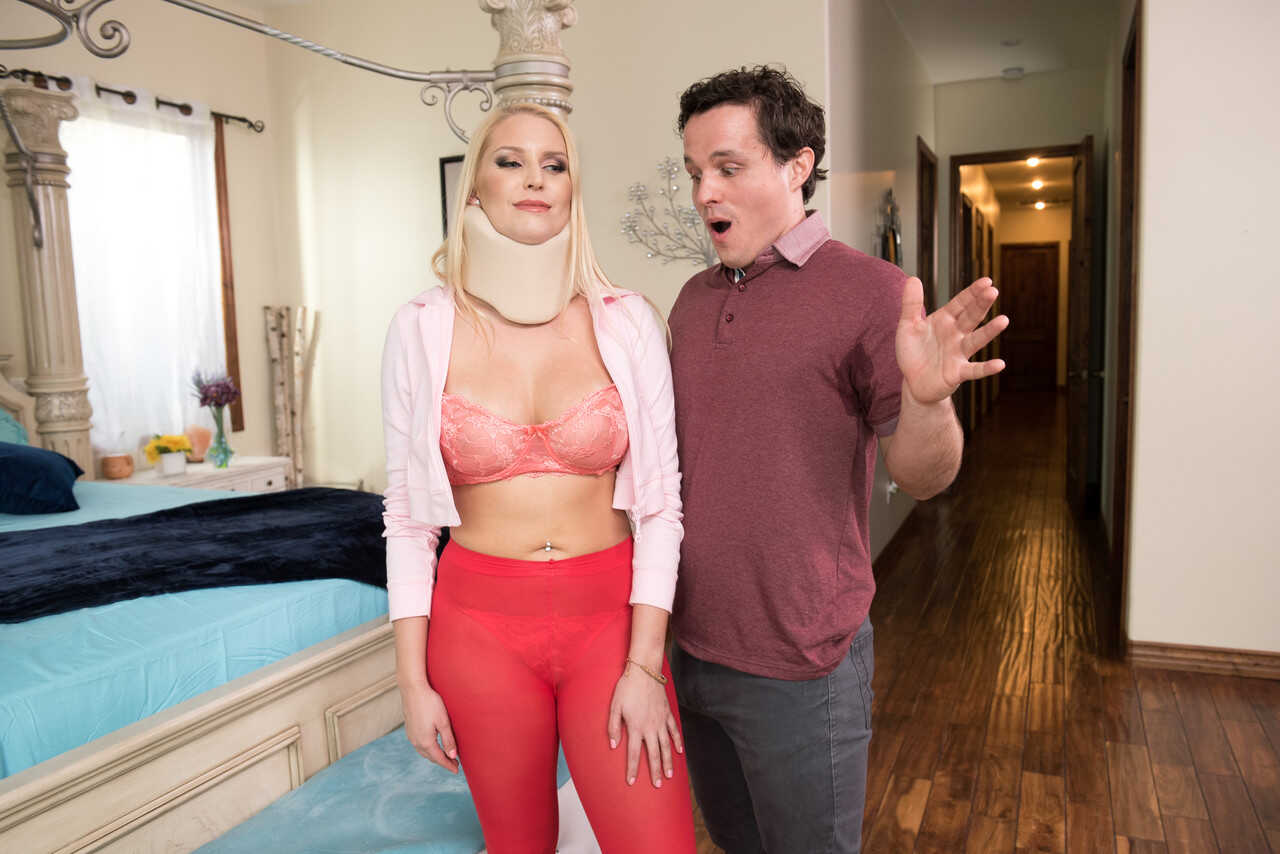 Blonde cougar Vanessa Cage shows her huge bosom and gets fucked hard by Robby Echo! - Robby Echo, Vanessa Cage