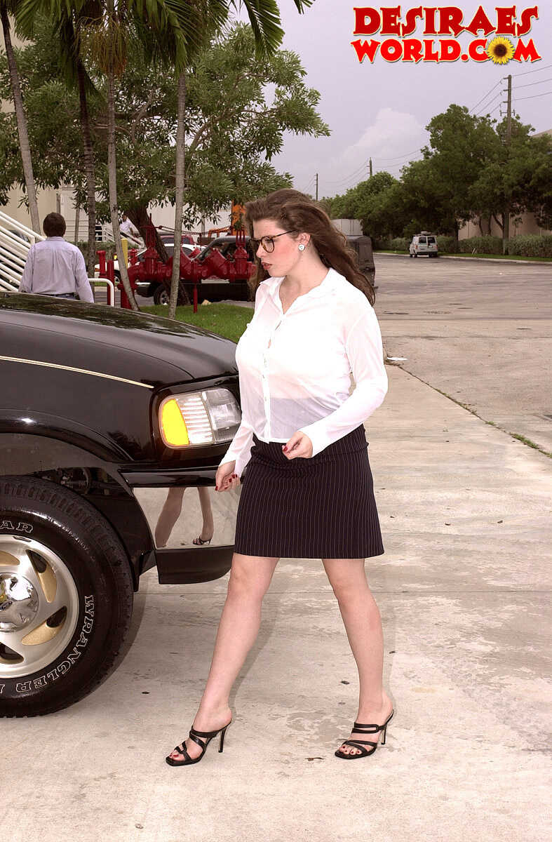 Curvy babe in glasses Desirae rubs her massive tits and finger herself in a car - Desirae