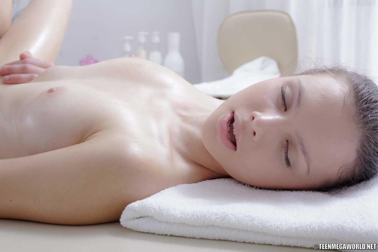 Naughty teen Mary gets fucked after a sensual massage at the massage parlor Margarita C Peachy - Margarita C Peachy