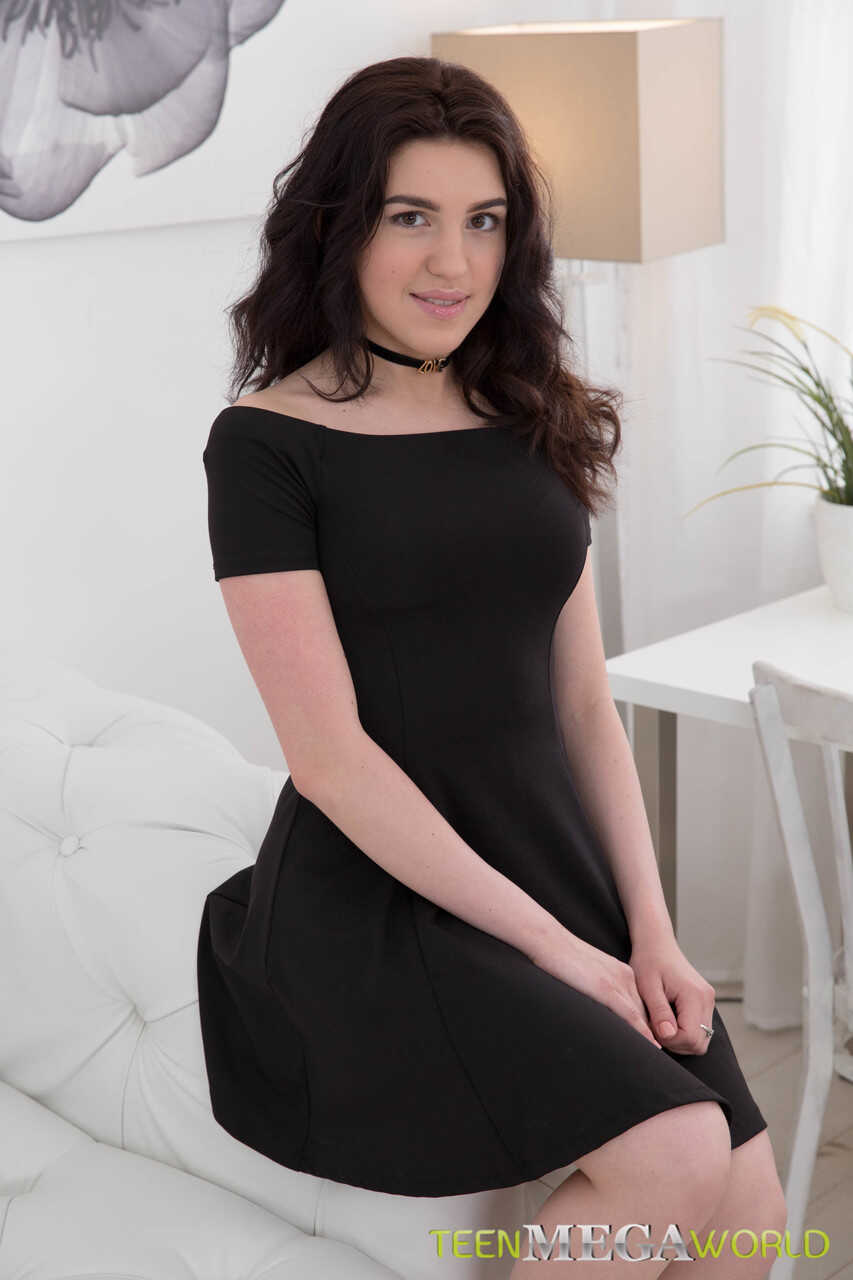Stunning Missionary: Lindsey Vood's Steamy Encounter with Her Doggy Sex Partner - Lindsey Vood