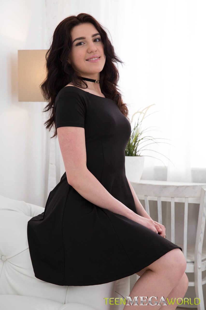 Stunning Missionary: Lindsey Vood's Steamy Encounter with Her Doggy Sex Partner - Lindsey Vood