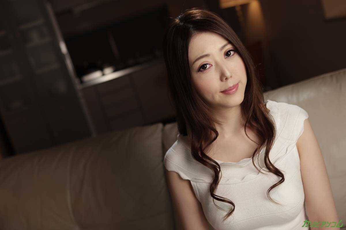 Mature Japanese beauty Rei Furuse gets her shaved pussy creampied after rough sex - Rei Furuse