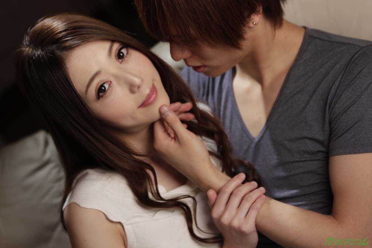 Mature Japanese beauty Rei Furuse gets her shaved pussy creampied after rough sex - Rei Furuse